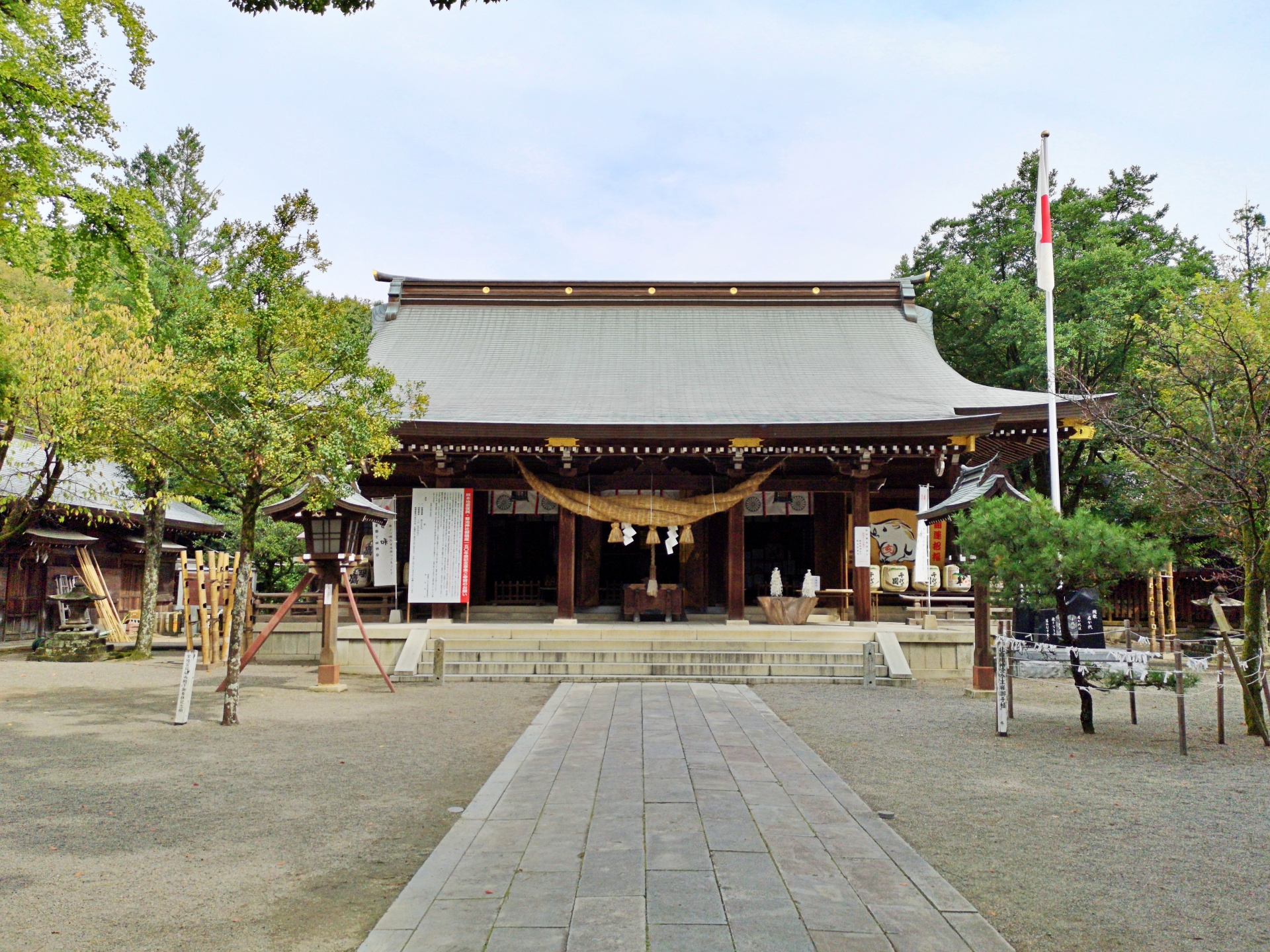 熊本県の菊池神社ってどんな神社なの？ご利益・御朱印・お守り・夜桜ライトアップ・銅像などを徹底解説！