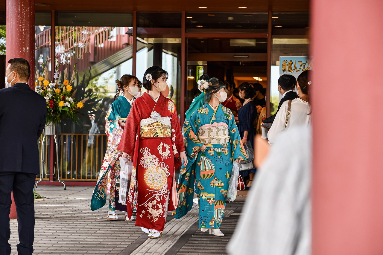 夢占いで着物の夢の意味とは？破れる、汚れる、着崩れ、着付け、晴れ着、成人式、恋人、パートナー、浴衣、見る、色、柄など