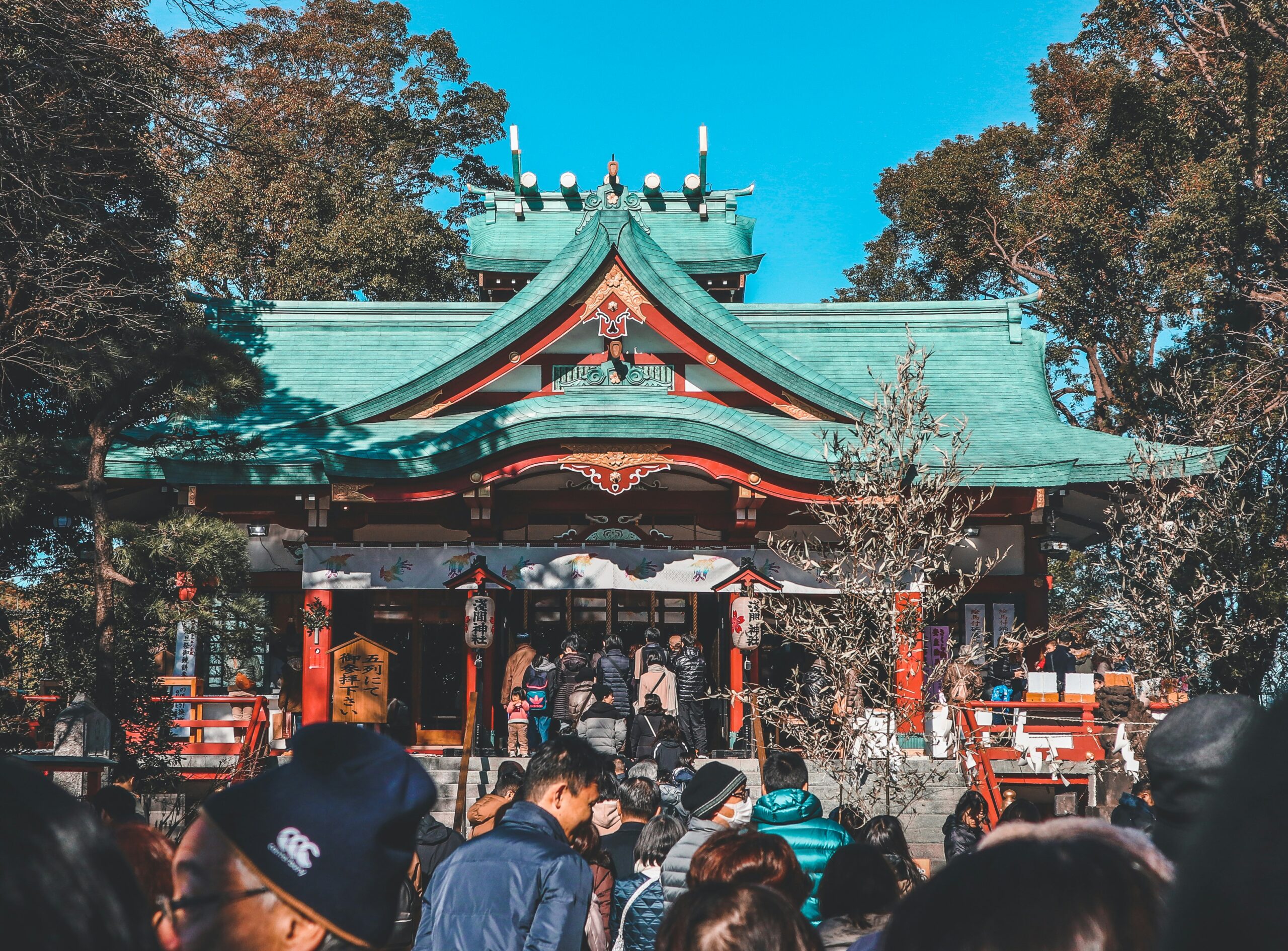 神社で涙が出る体験をしたら要注意！スピリチュアルメッセージの意味とは