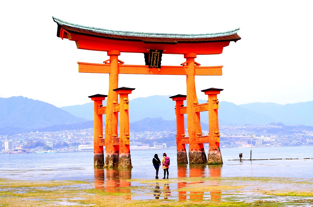 神社で耳鳴りが起きる意味とは？スピリチュアルメッセージを読み解こう