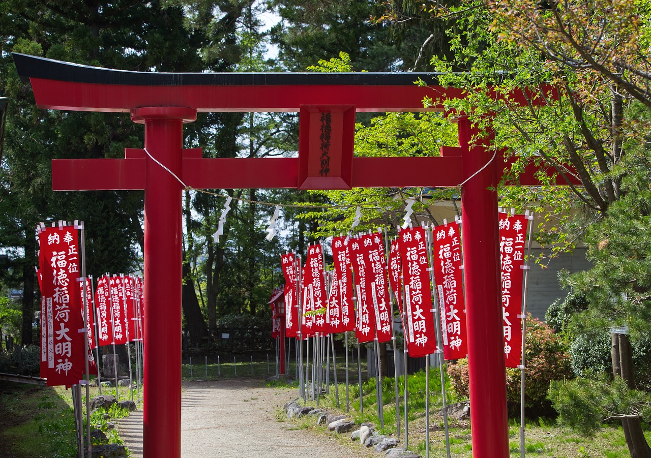 神社のうぐいすが伝えるスピリチュアルメッセージ｜幸せを呼ぶ鳴き声の意味とは